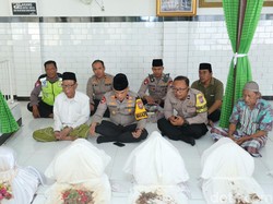 Jumat Religi, Wakapolda Jatim Ziarah Ke Makam Sunan Bungkul