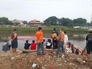 Bocah Ditemukan Tewas Usai Tenggelam di Kali Ciliwung, Sempat Hilang 3 Hari