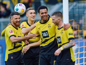 Hasil Liga Jerman: Dortmund Menang, Bayern Tumbang Hasil Liga Jerman: Dortmund Menang, Bayern Tumbang