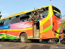 Bus Rajawali Indah Tabrak Motor di Bojonegoro, 2 Orang Tewas