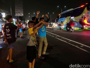 6 Fakta Anak di Bandung Tertabrak Mobil Usai Kejar Bus Telolet 6 Fakta Anak di Bandung Tertabrak Mobil Usai Kejar Bus Telolet