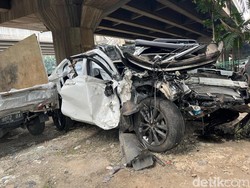 Petaka HR-V Ngebut Seruduk Bikun di UI hingga Jatuh Korban Luka