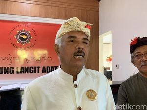 MDA Bali Minta Desa Adat Berawa Segera Tunjuk Pengganti Riana MDA Bali Minta Desa Adat Berawa Segera Tunjuk Pengganti Riana