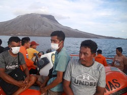 ISPA hingga Dermatitis Jangkiti Warga Terdampak Erupsi Gunung Ruang