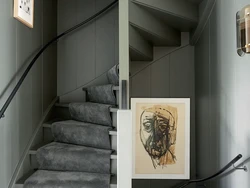 Tangga Rumah di Belanda Terkenal Curam dan Sempit, Ternyata Ini Alasannya