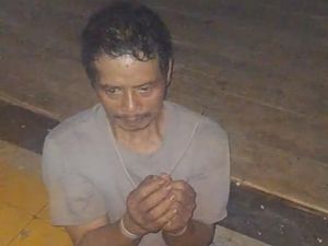 Halusinasi Pemutilasi Istri di Ciamis Saat Digiring Polisi Halusinasi Pemutilasi Istri di Ciamis Saat Digiring Polisi