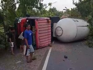 Truk Tangki LPG Tabrak Motor di Bojonegoro, 3 Orang Satu Keluarga Tewas