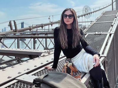 7 Potret Wulan Guritno Liburan ke New York, Tampil Cantik Bergaya Bak ABG