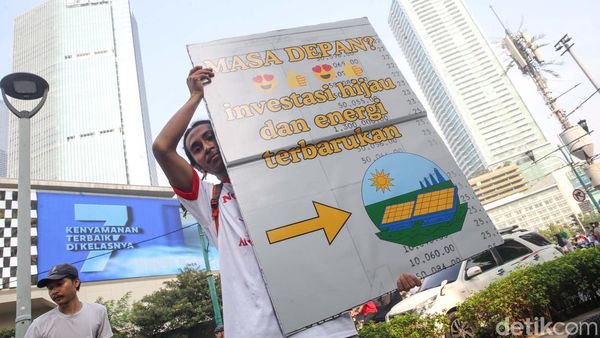 Aksi Massa Desak Perbankan Hentikan Dukungan Energi Kotor