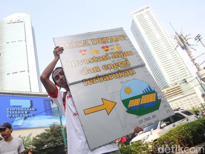 Aksi Massa Desak Perbankan Hentikan Dukungan Energi Kotor