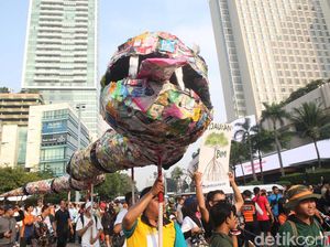 Aksi Muda Jaga Iklim Ramaikan CFD Bundaran HI