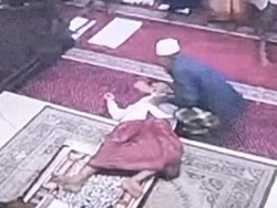 Dosen IAIN Bone Meninggal Saat Jadi Imam Salat Subuh di Masjid Agung Takalar