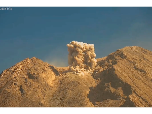 Gunung Semeru Erupsi, Warga Diimbau Jauhi Radius 13 Km dari Puncak