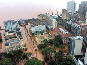 Foto Udara Parahnya Banjir yang Menerjang Brasil