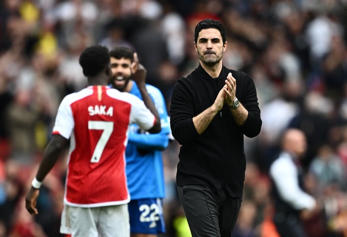 Mikel Arteta Soccer Football - Premier League - Arsenal v AFC Bournemouth - Emirates Stadium, London, Britain - May 4, 2024 Arsenal manager Mikel Arteta celebrates after the match REUTERS/Dylan Martinez NO USE WITH UNAUTHORIZED AUDIO, VIDEO, DATA, FIXTURE LISTS, CLUB/LEAGUE LOGOS OR 'LIVE' SERVICES. ONLINE IN-MATCH USE LIMITED TO 45 IMAGES, NO VIDEO EMULATION. NO USE IN BETTING, GAMES OR SINGLE CLUB/LEAGUE/PLAYER PUBLICATIONS.