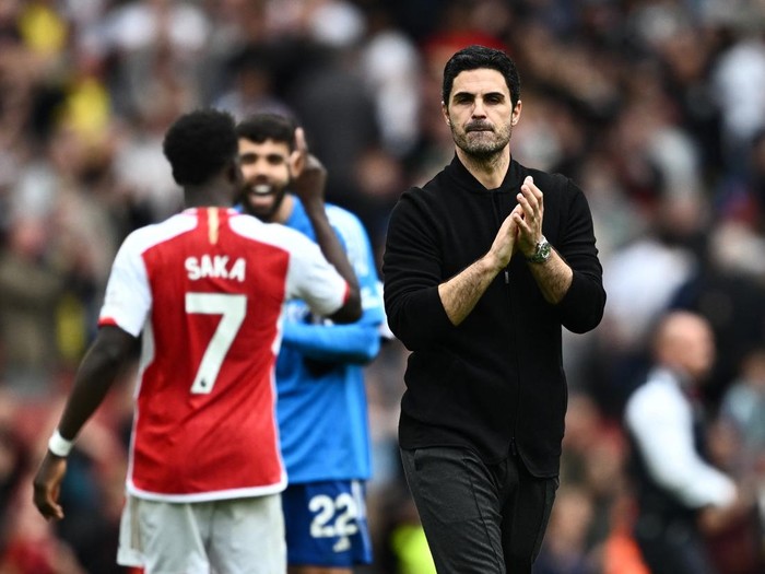 Soccer Football - Premier League - Arsenal v AFC Bournemouth - Emirates Stadium, London, Britain - May 4, 2024 Arsenal manager Mikel Arteta celebrates after the match REUTERS/Dylan Martinez NO USE WITH UNAUTHORIZED AUDIO, VIDEO, DATA, FIXTURE LISTS, CLUB/LEAGUE LOGOS OR 'LIVE' SERVICES. ONLINE IN-MATCH USE LIMITED TO 45 IMAGES, NO VIDEO EMULATION. NO USE IN BETTING, GAMES OR SINGLE CLUB/LEAGUE/PLAYER PUBLICATIONS.