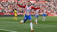 Padahal Girona baru dua musim lalu promosi ke LaLiga bersama Michel. Di musim pertamanya, Michel membawa tim itu finis ke-10 dengan keberhasilan mengalahkan Sevilla, Bilbao, dan Real Madrid.