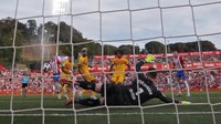 Dovbyk membuktikan kelasnya musim ini dengan 20 gol yang seluruhnya dibuat di LaLiga, jadi top skorer dengan keunggulan dua gol atas Jude Bellingham di posisi kedua.