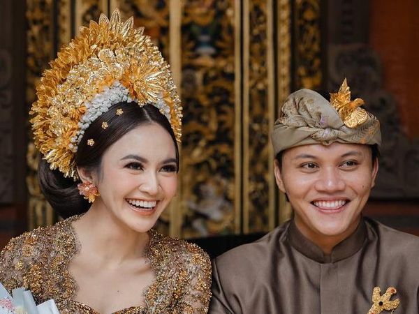 8 Gaya Mahalini dan Rizky Febian Gelar Prosesi Adat Bali Jelang Nikah