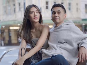 Raditya Dika Cerita Ada Gangguan di Rumah, Kursi Sering Bunyi Sendiri Raditya Dika Cerita Ada Gangguan di Rumah, Kursi Sering Bunyi Sendiri