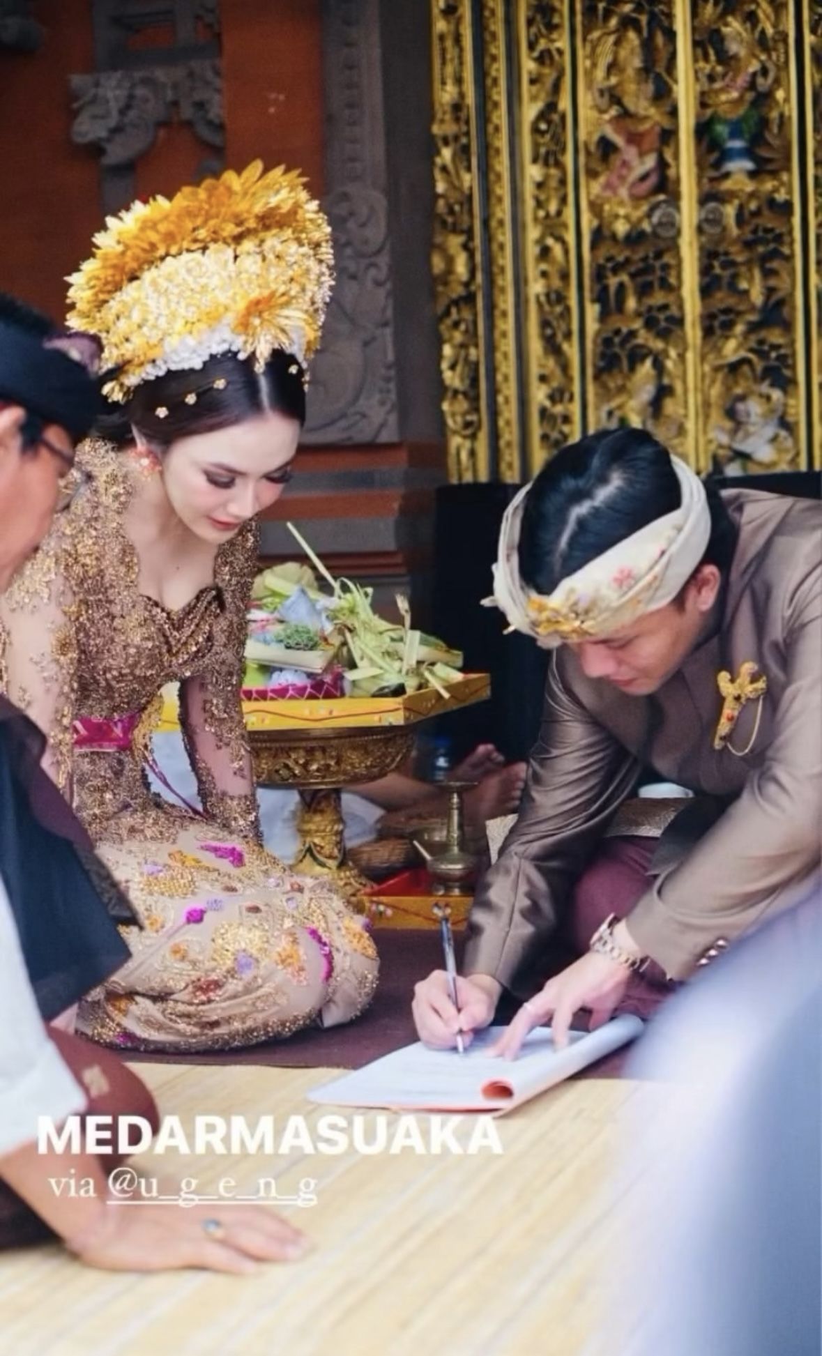 Rizky Febian dan Mahalini menggelar prosesi adat Bali jelang pernikahan