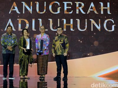 Anugerah Adiluhung untuk Jasa Istimewa Sultan HB IX dan Dokter Lo