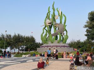 Taman Suroboyo Jadi Favorit Warga Nikmati Akhir Pekan Taman Suroboyo Jadi Favorit Warga Nikmati Akhir Pekan