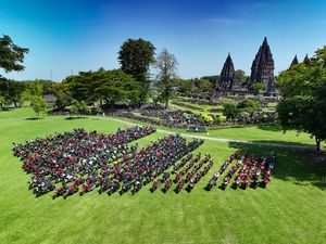 Ratusan Motor Ducati Kumpul di Prambanan, Pecahkan Rekor Ini Ratusan Motor Ducati Kumpul di Prambanan, Pecahkan Rekor Ini