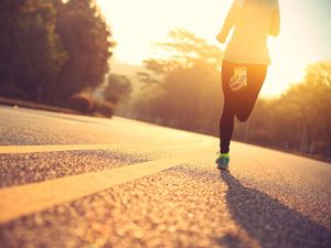 5 Gerakan Pagi yang Lebih Efektif dari Jalan Kaki 5 Gerakan Pagi yang Lebih Efektif dari Jalan Kaki