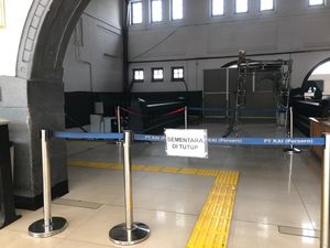 Ada Proyek Eskalator, Akses ke Underpass Jalur 3-4 Stasiun Senen Ditutup