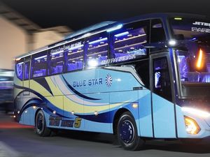 Blue Star Rilis Bus Baru: Bodi Jetbus 5 MHD, Sasis Mercedes-Benz Blue Star Rilis Bus Baru: Bodi Jetbus 5 MHD, Sasis Mercedes-Benz