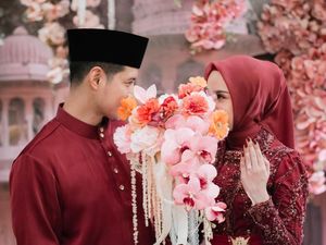 6 Foto Chand Kelvin Diam-diam Resmi Lamar Dea Sahirah, Kompak Berbusana Merah 6 Foto Chand Kelvin Diam-diam Resmi Lamar Dea Sahirah, Kompak Berbusana Merah