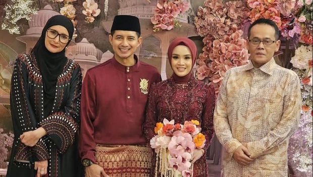 Chand Kelvin dan Dea Sahirah Lamaran