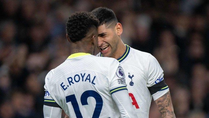 LONDON, ENGLAND - FEBRUARY 19: Emerson Royal of Tottenham Hotspur celebrates with Cristian Romero after scoring opening goal during the Premier League match between Tottenham Hotspur and West Ham United at Tottenham Hotspur Stadium on February 19, 2023 in London, United Kingdom. (Photo by Sebastian Frej/MB Media/Getty Images)
