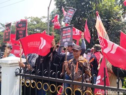 Geruduk BPN Bogor, Petani Asal Nanggung Protes Izin Korporasi di Daerahnya
