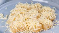 Gurih Renyah! 20 Singkong Keju Buat Ngemil Ada di Sini