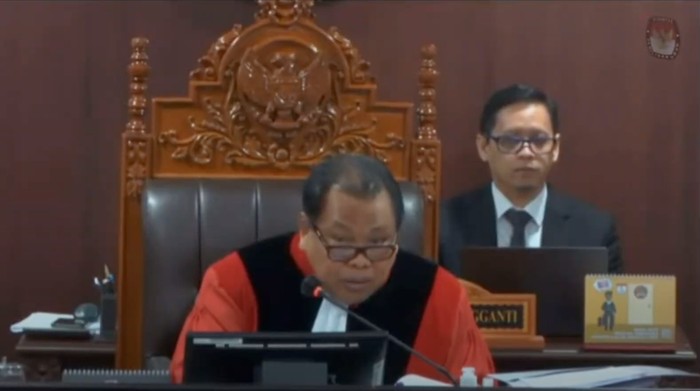 Hakim MK arief Hidayat Hakim MK arief Hidayat