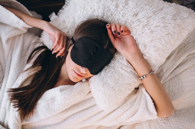 Deretan kebiasaan di malam hari untuk bantu tidur lebih nyenyak
