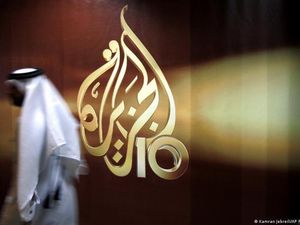 Israel Hentikan Siaran Al Jazeera di Negaranya Israel Hentikan Siaran Al Jazeera di Negaranya