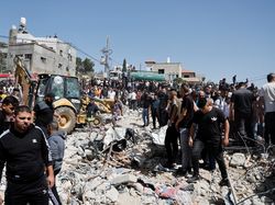 Israel Serang Rumah di Deir al-Balah, 2 Orang Tewas