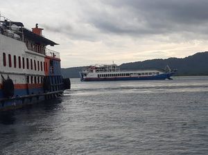 Hendak Berlayar ke Ketapang, KMP Samudra Utama Kandas di Selat Bali Hendak Berlayar ke Ketapang, KMP Samudra Utama Kandas di Selat Bali