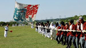 Kemeriahan Festival Menerbangkan Layang-layang Terbesar di Jepang