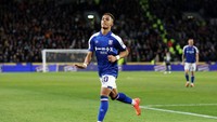 Omari Hutchinson dijual Chelsea pada Juni tahun ini seharga 22 juta Pound ke Ipswich Town. Ia sudah bermain di sana sejak musim lalu, namun baru dipermanenkan sekarang. Foto: Getty Images/George Wood