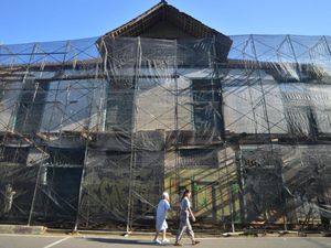 Penampakan Gedung Cagar Budaya di Padang yang Nyaris Roboh Penampakan Gedung Cagar Budaya di Padang yang Nyaris Roboh
