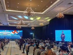 Jokowi Ingatkan Pemda: Jangan Anggaran Dipakai Kebanyakan Rapat dan Studi Banding