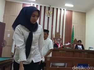 Selebgram Adelia Divonis 5 Tahun Bui di Kasus Aliran Uang Narkoba Fredy Pratama Selebgram Adelia Divonis 5 Tahun Bui di Kasus Aliran Uang Narkoba Fredy Pratama