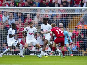 Tottenham Dihajar di Sana-Sini