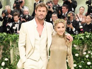 Kisah Istri Chris Hemsworth Sempat Cemburu ke Angelina Jolie Kisah Istri Chris Hemsworth Sempat Cemburu ke Angelina Jolie