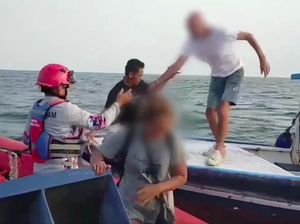 2 Turis Terjebak di Kapal Mati Mesin di Kepulauan Seribu, Damkar Evakuasi