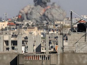 Dunia Hari Ini: Israel Serang Rafah, Meski Hamas Setujui Gencatan Senjata